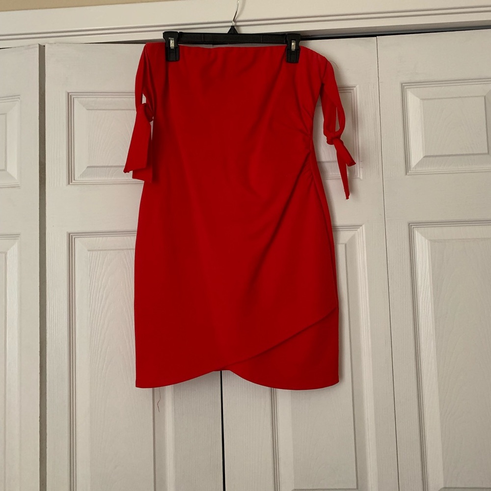 Gianni bini red ruched mini dress